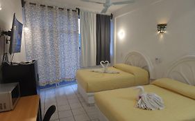 Lovely Studio Apartment With Balcony Ac & Wi-Fi, Minutes From Downtown!